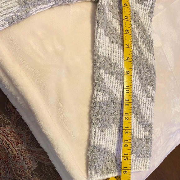 Ruby Rd. Textured Gray and White Sweater - Picture 5 of 6